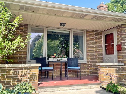 1030 Ridge Rd, Green Bay, WI 54304-2346