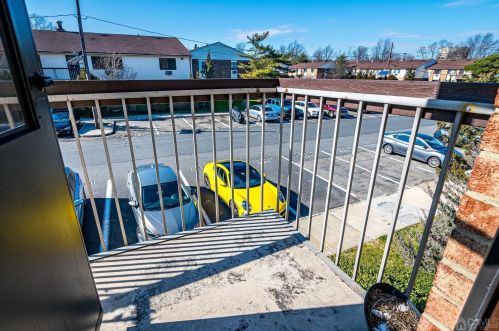 728 Cricket Ln, Woodbridge NJ  exterior