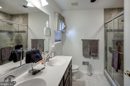 7 Osprey Ln, West Deptford NJ  08086-1809 exterior