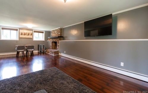 425 Holland Rd, Bridgeport CT  06610-1012 exterior