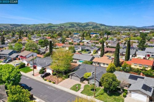 6747 Tory Way, Pleasanton CA  94568-2144 exterior