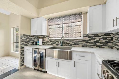 3123 Southdown Dr, Pearland TX 77584-2364 exterior