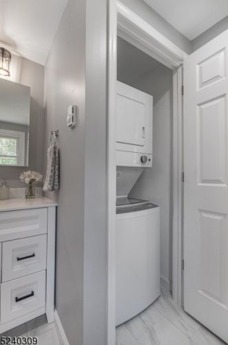 340 Lake View Dr, Fredon NJ  07860 exterior