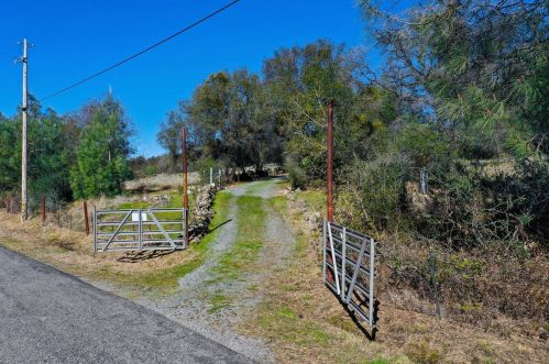 13006 Quarterhorse Dr, Grass Valley, CA 95949-8118