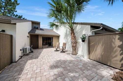 352 Wood Dale Dr, West Palm Beach, FL 33414-4754