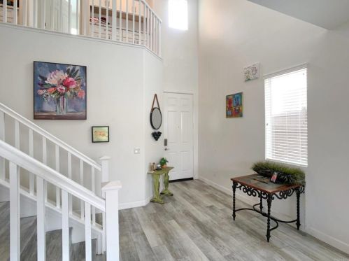 33358 Embassy Ave, Temecula CA  92592-1320 exterior