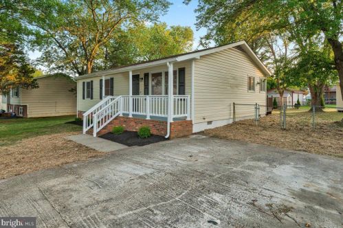 2119 Mill Garden Dr, Fredericksburg, VA 22407-1348