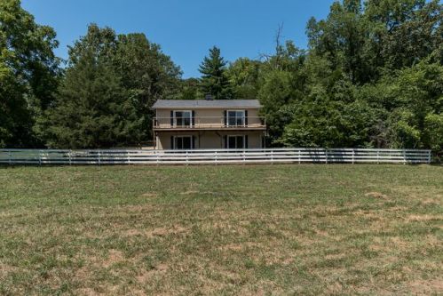 8904 Spanker Creek Rd, Bentonville, AR 72712-8562