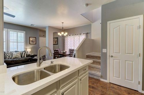 1559 Jacana Ln, Gilbert, AZ 85296-9658