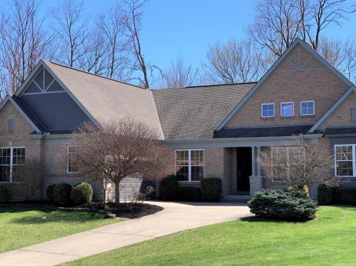 1403 Grand Oaks Dr, Cincinnati, OH 45255-7011