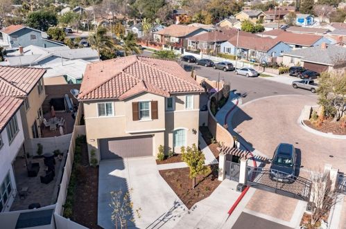 151 47th St, Long Beach, CA 90805-6805