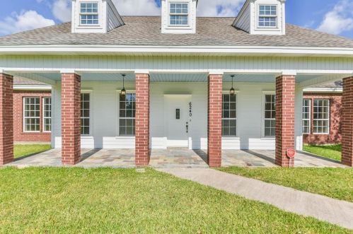 6240 Main St, Hitchcock, TX 77563-1122