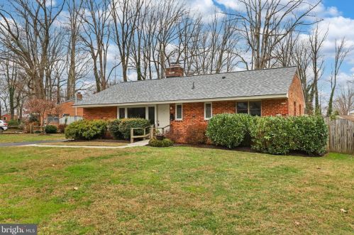 6406 Julian St, Springfield, VA 22150-4114