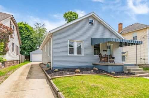 602 New Castle St, Zelienople PA  16063-1049 exterior