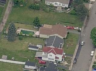 525 Jefferson Ave, Mayfield PA  18433-1662 exterior