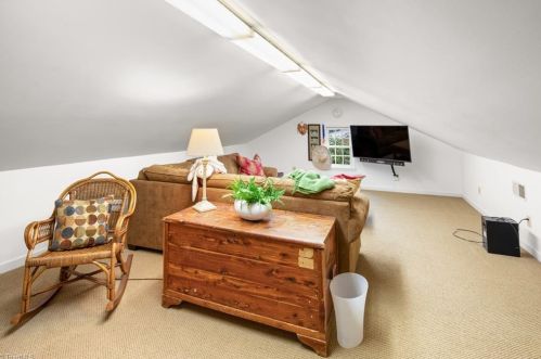 606 Elmwood Dr, Greensboro NC  27408-5005 exterior