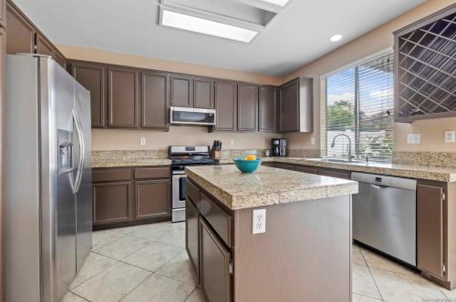 42092 Orange Blossom Dr, Temecula CA  92591-5542 exterior