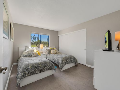 1 Palma Dr, Rancho Mirage CA  92270-3878 exterior