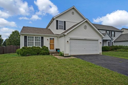 8104 Arbor Rose Way, Blacklick, OH 43004-9235