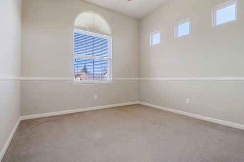 2044 Sugarbowl Way, Lodi CA  95242-4752 exterior