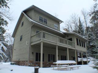 9435 Mill Rd, Hazelhurst, WI 54531-9710