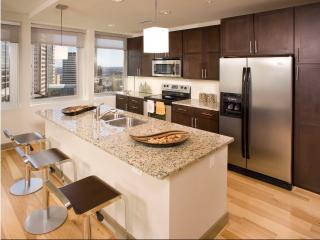 350 Ervay St, Dallas TX  75201-3807 exterior