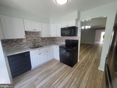 3718 Tavern Way, Triangle VA  22172-1035 exterior