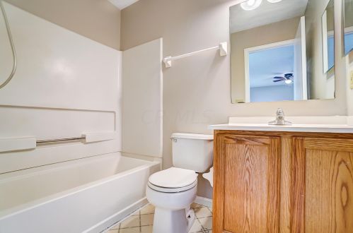 122 Wyckshire Dr, Pataskala OH  43062-7345 exterior