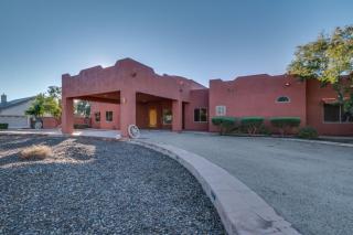 1719 Country Ln, Gilbert, AZ 85298-6166