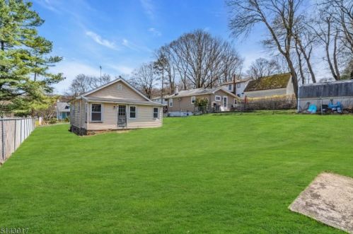 18 Outlook Ave, Mount Olive NJ  07828-2919 exterior