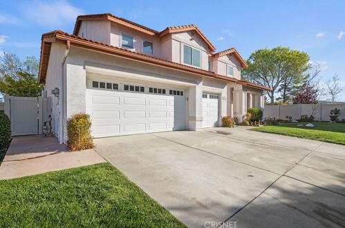 25300 Rolling Greens Way, Santa Clarita, CA 91350-3315