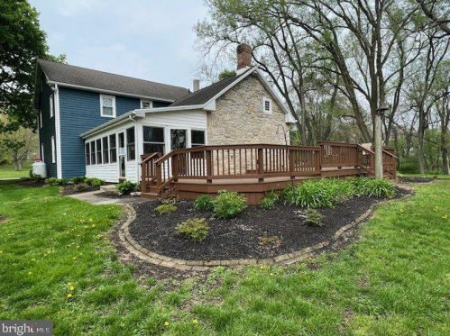 852 York Rd, Carlisle, PA 17015-9200