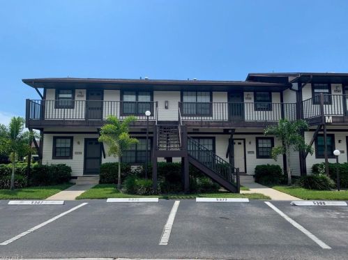 5375 Treetops Dr, Naples, FL 34113-8518