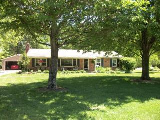 5854 Wolfpen Pleasant Hill Rd, Milford, OH 45150-9207