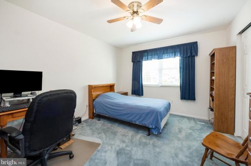 1246 Jarvis Ln, Lansdale PA 19446-6515 exterior