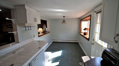 17 Shr Dr, Raymond NH 03077-1313 exterior