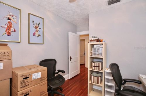 738 Edgewater Dr, Orlando FL 32804-6890 exterior