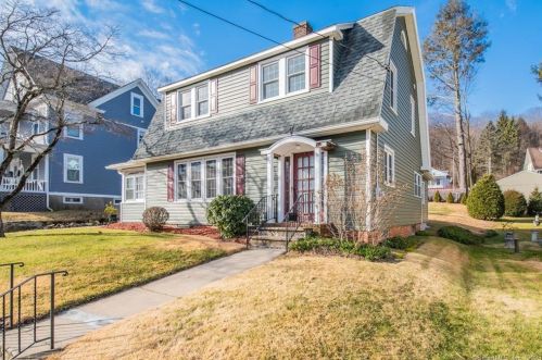 51 Pierpont St, Waterbury, CT 06708-2155