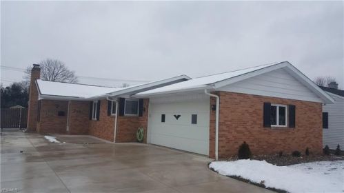 219 23rd St, Parral, OH 44622-2422