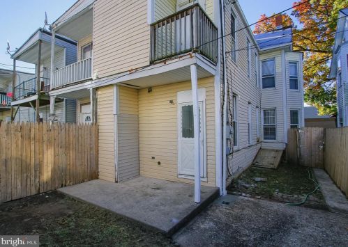 1948 Derry St, Harrisburg PA 17111-2652 exterior