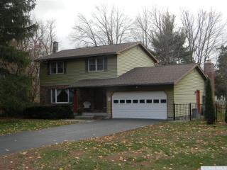 2 Kindertree Dr, Kinderhook, NY 12106-2315
