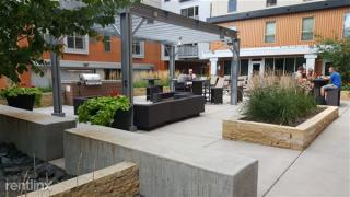 1022 University Ave, Minneapolis MN  55414-2209 exterior