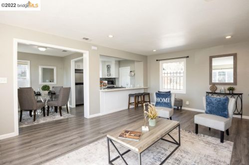 2809 99th Ave, Oakland CA  94605-4814 exterior