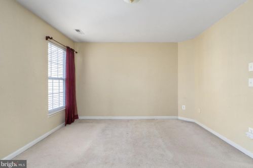 1260 Corbett Pl, Woodbridge VA  22191-1045 exterior