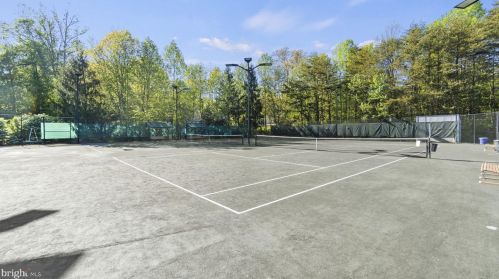 11410 Hollow Timber Ct, Herndon VA  20194-1980 exterior