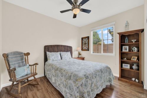 8001 Finchley Ct, Vacaville CA  95687-8253 exterior