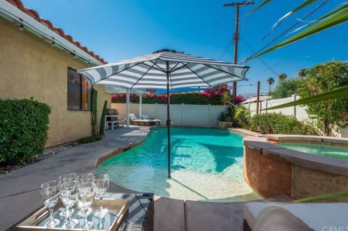51899 Avenida Carranza, La Quinta CA  92253-3156 exterior