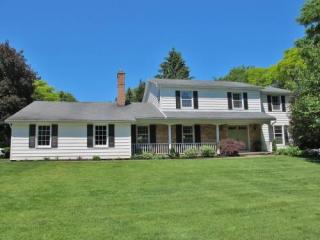 44 Whitecliff Dr, Pittsford, NY 14534-2928
