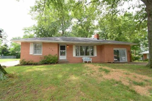520 2nd St, Chandler, IN 47610-9815