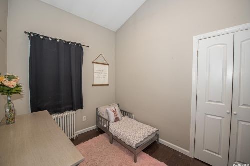 329 Park Ave, Babylon NY  11702-2024 exterior